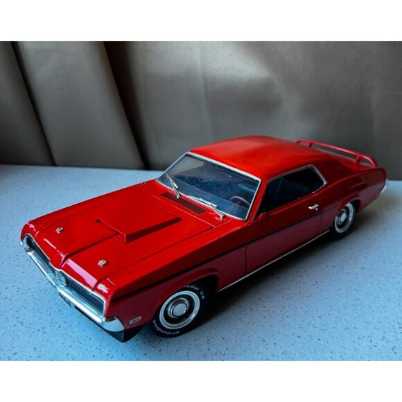 Mercury Cougar 1969 Die-Cast Model 1:18 Scale Red Collectible Car - Picture 1 of 10